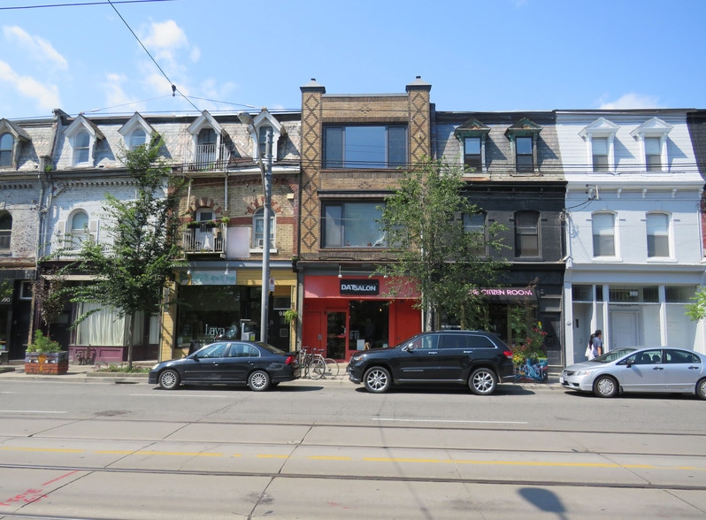 More Photos Of 984 Queen St W, Toronto Storefront Retail Residential For Lease