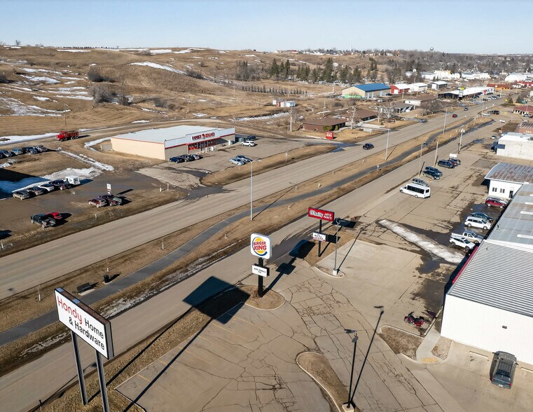 More Photos Of 1346 W Main St, Valley City Freestanding For Sale