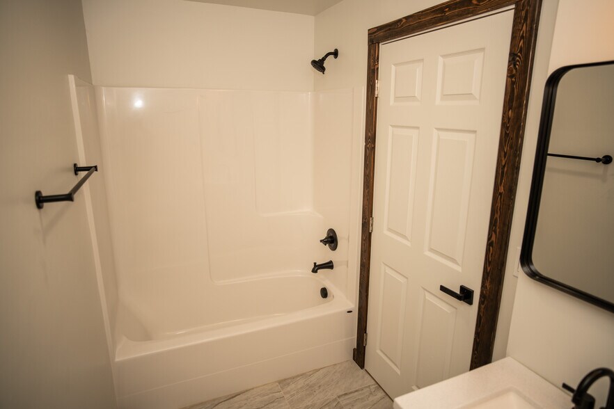 More Photos Of 152 Johnson Ave, Orofino Bar For Sale