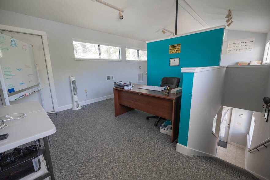 More Photos Of 1524 Smith St, Orange Park Office For Lease