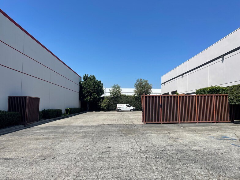 More Photos Of 9937 Tabor Pl, Santa Fe Springs Warehouse For Lease