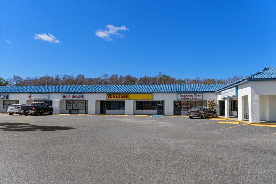 More Photos Of 940 N Suncoast Blvd, Crystal River General Retail For Sale