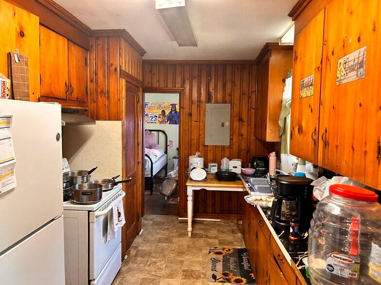 More Photos Of 715 E 17th Ave, Cordele Specialty For Sale
