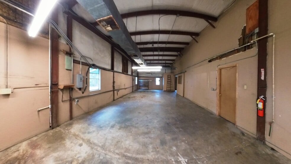 More Photos Of 14826 Yarberry St, Houston Warehouse For Sale