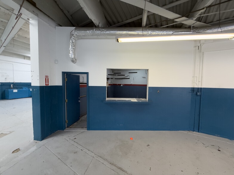 More Photos Of 885 N San Mateo Dr, San Mateo Auto Dealership For Lease