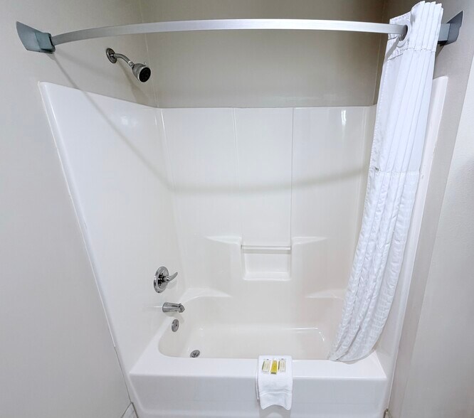 More Photos Of 800 Mammoth St, Hot Springs Hotel For Sale