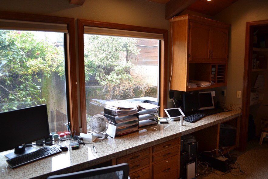 More Photos Of 6161 Clark Rd, Paradise Medical For Lease