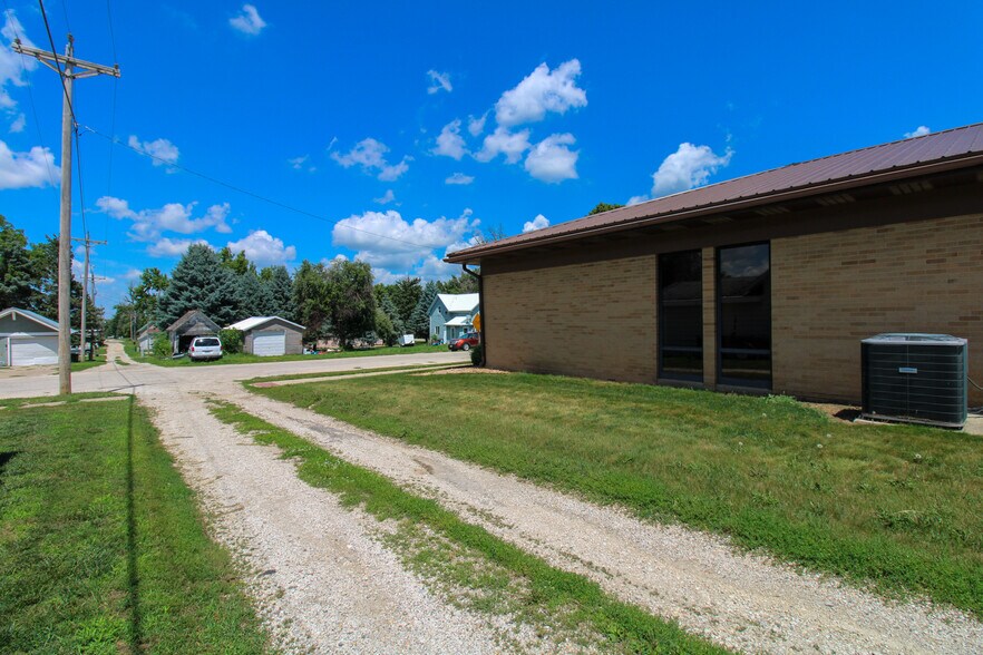 More Photos Of 100 E 3rd St, Galva Office For Sale