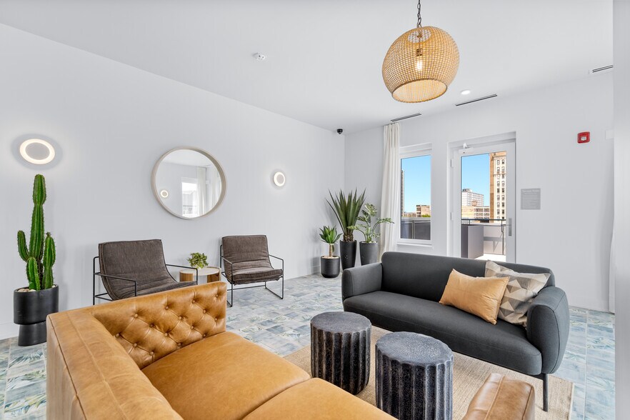 More Photos Of 4600 N Kenmore Ave, Chicago Apartments For Lease