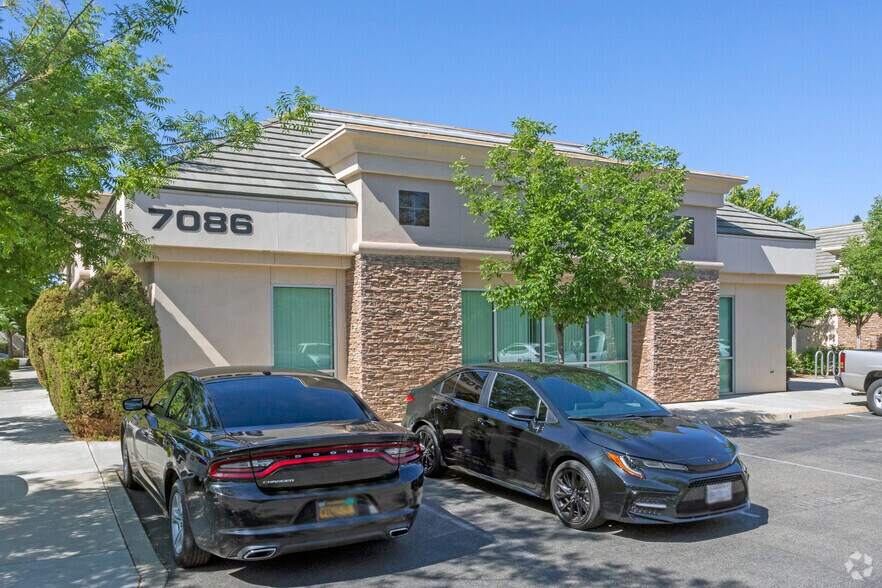 More Photos Of 7086 N Maple Ave, Fresno Office For Lease