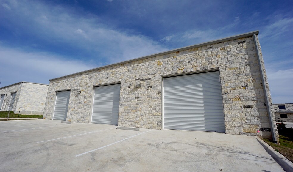 More Photos Of 12112 Anderson Mill Rd, Austin Warehouse For Lease