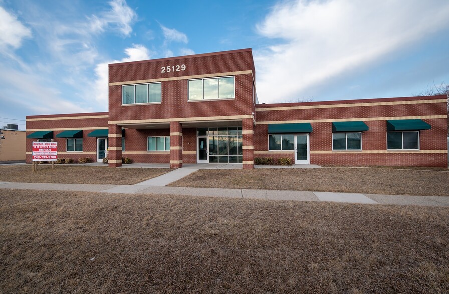 Primary Photo Of 25129 Dequindre Rd, Madison Heights Warehouse For Sale