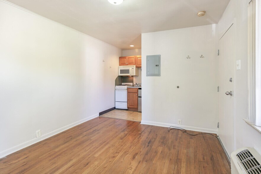 More Photos Of 901 Jasmine St, Denver Apartments For Sale