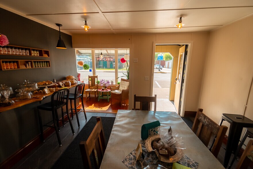 More Photos Of 127 N Main St, Amherst Storefront Retail Residential For Sale