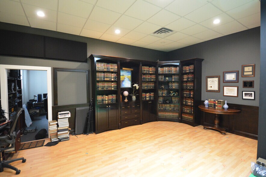 More Photos Of 231 W 4th St, Winston-Salem Office For Lease