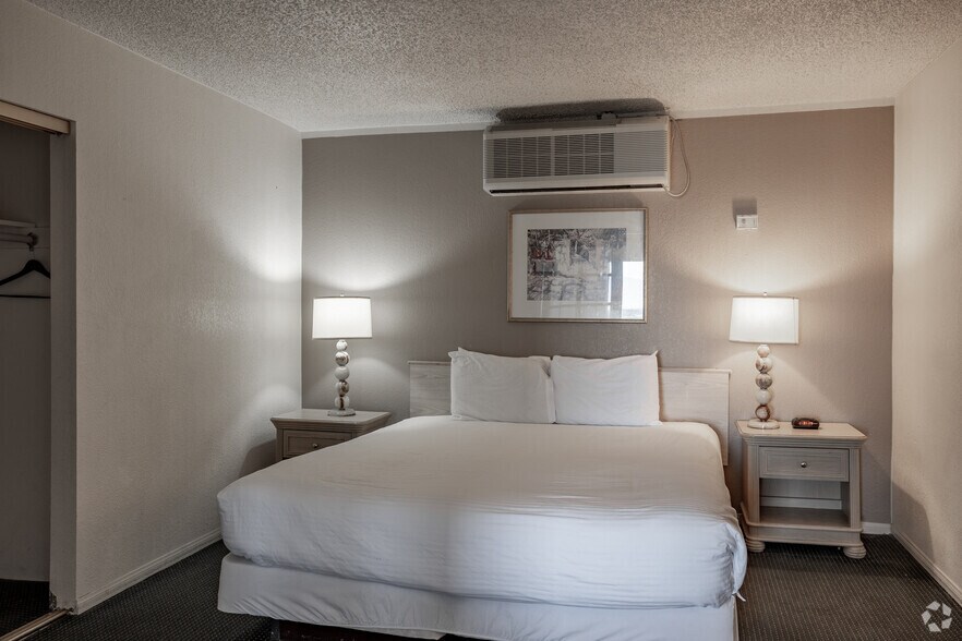 More Photos Of 10805 Palm Dr, Desert Hot Springs Hotel For Sale