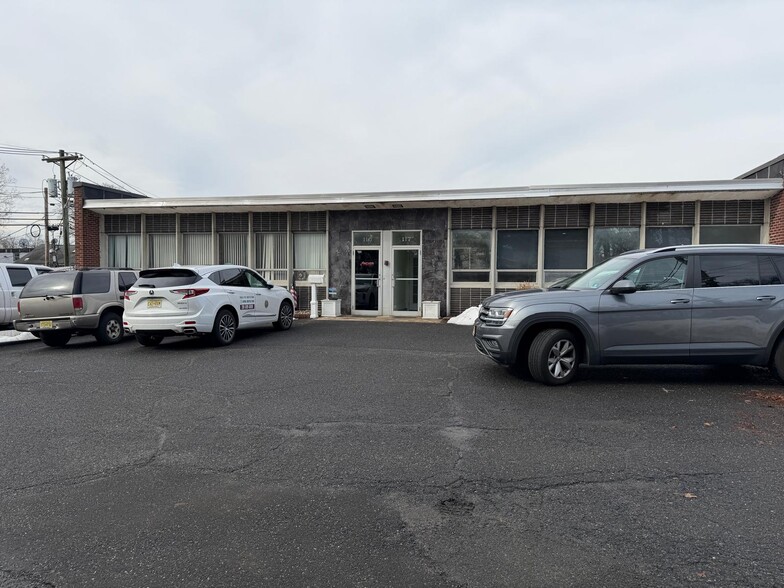 More Photos Of 115-117 Patterson St, Hillsdale Warehouse For Lease