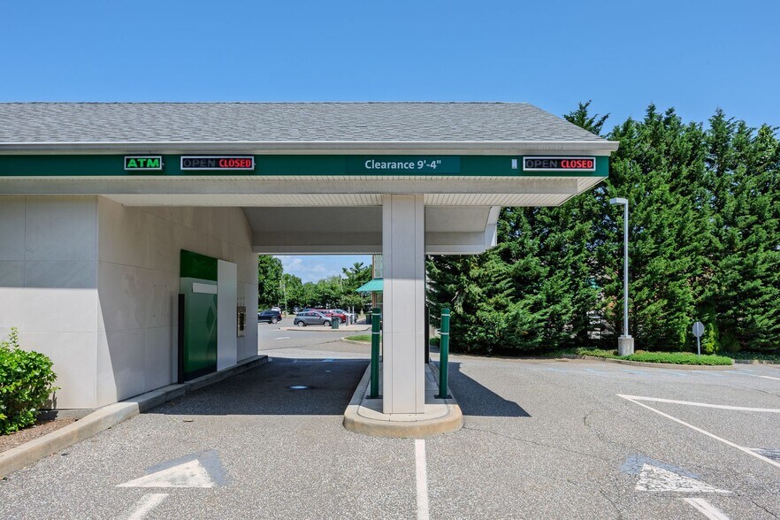 More Photos Of 563 Larkfield Rd, East Northport Bank For Lease