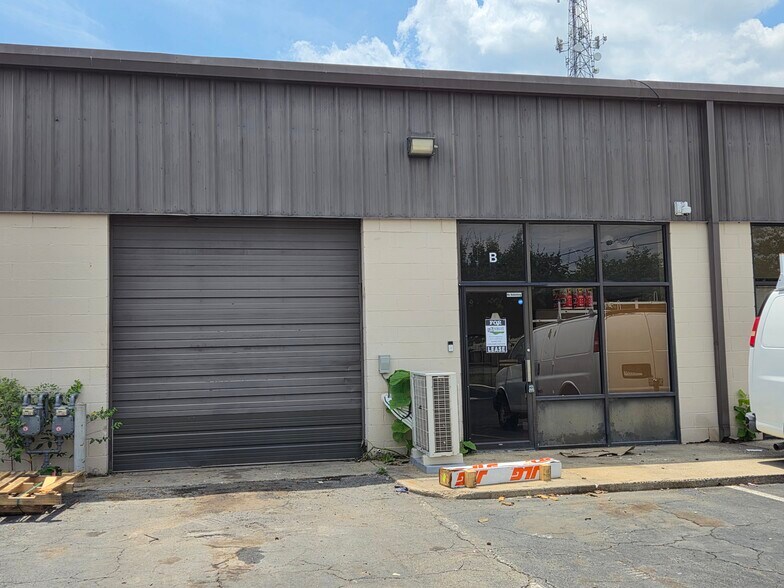 More Photos Of 9107 Industry Dr, Manassas Park Warehouse For Lease