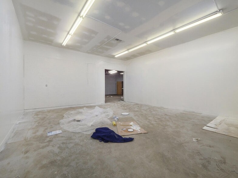 More Photos Of 600 N Clark St, Albion Auto Dealership For Sale