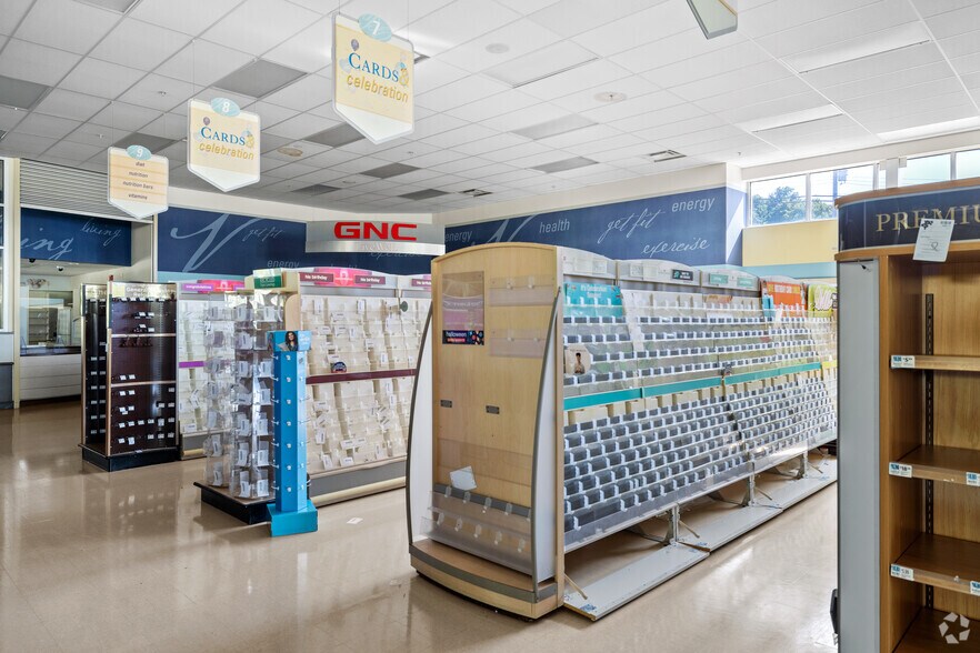 More Photos Of 645 Foxon Rd, East Haven Storefront For Lease