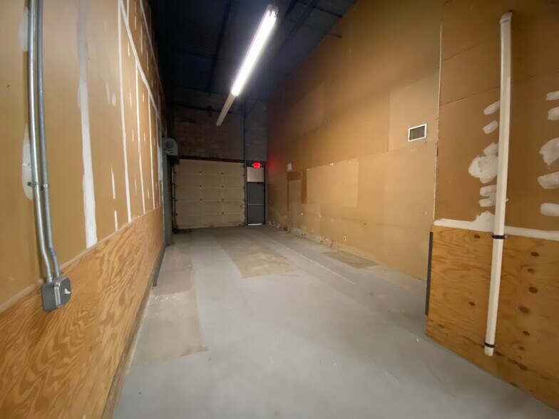 More Photos Of 45 Everett Dr, Princeton Junction Light Distribution For Lease