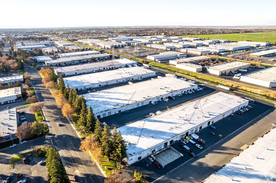 More Photos Of 1045 W National Dr, Sacramento Unknown For Lease
