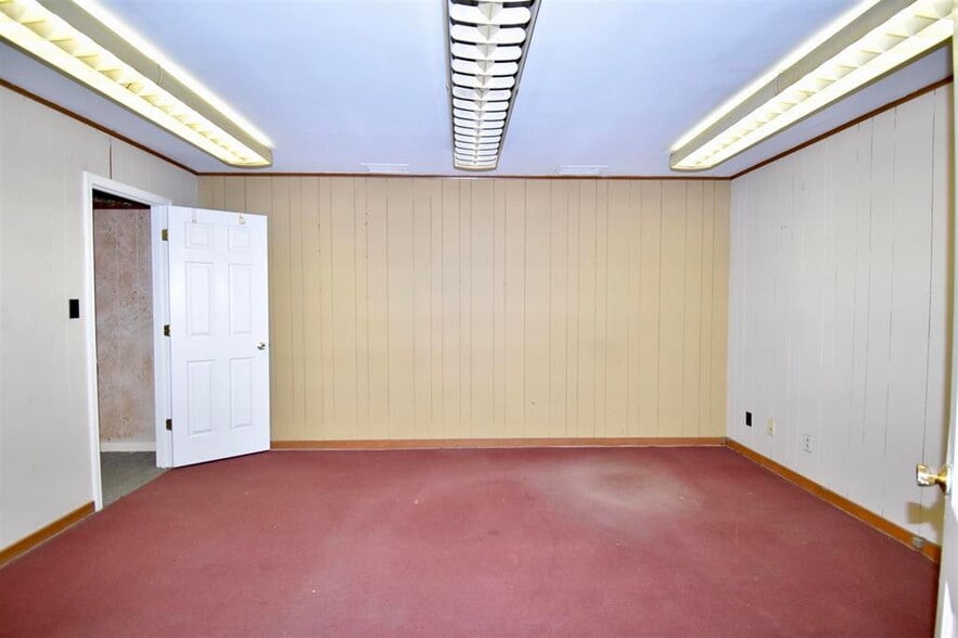 More Photos Of 205 Bellvue St, Jackson Warehouse For Lease