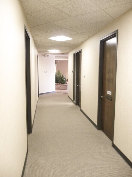 More Photos Of 6703-6709 E 81st St, Tulsa Unknown For Lease