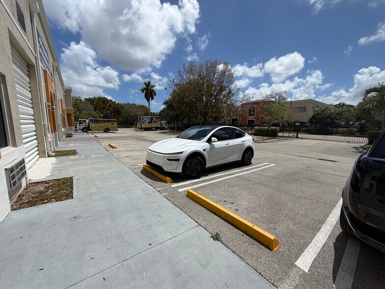 More Photos Of 14911 SW 137th St, Miami Warehouse For Sale