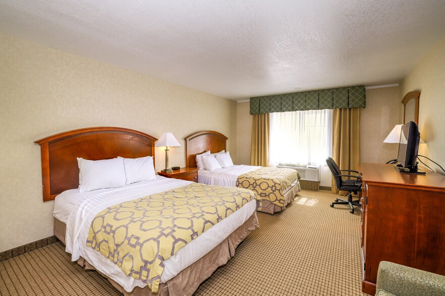 More Photos Of 14378 US 34, Fort Morgan Hotel For Sale