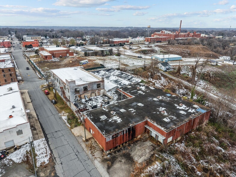 More Photos Of 103 Harrison St, Reidsville Manufacturing For Sale