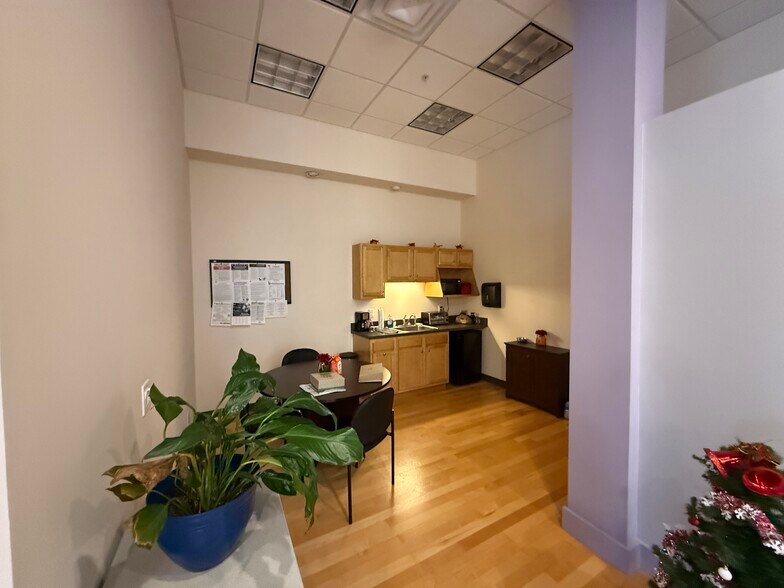 More Photos Of 961687 Gateway Blvd, Fernandina Beach Medical For Lease