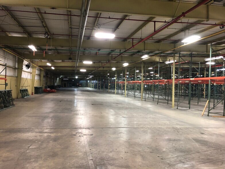 More Photos Of 398 Vinita Allen Rd, Atoka Warehouse For Lease