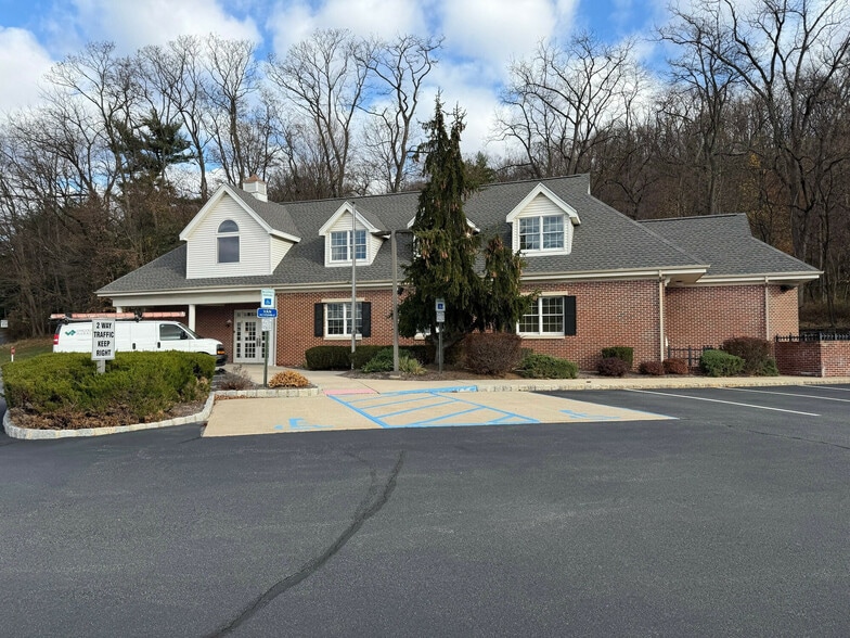 Primary Photo Of 1921 Washington Valley Rd, Martinsville Bank For Lease