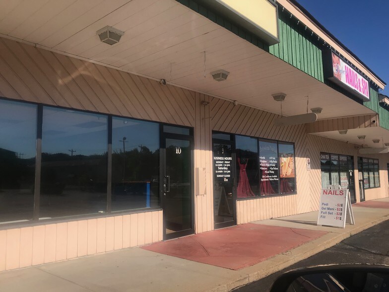 289 Cowesett Ave, West Warwick, RI 02893 For Lease