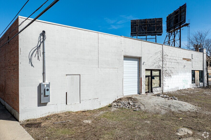 More Photos Of 6834-6868 N Western Ave, Chicago Showroom For Sale