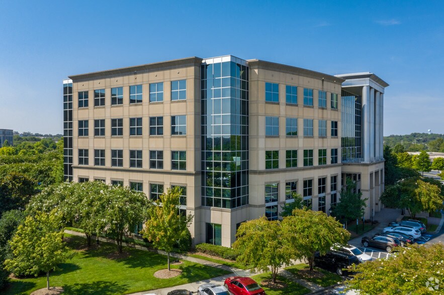 More Photos Of 13850 Ballantyne Corporate Pl, Charlotte Office For Lease