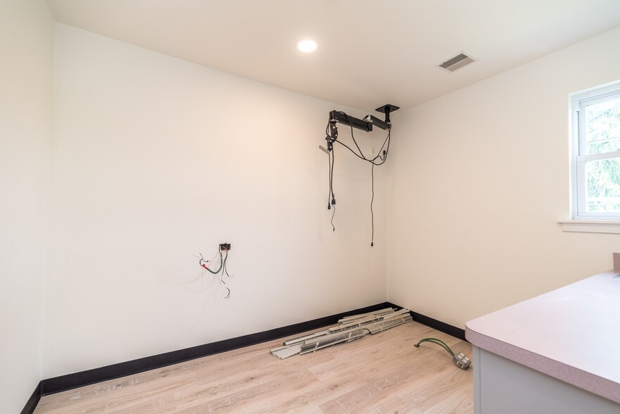 More Photos Of 4018 Durham Rd, Ottsville Storefront Retail Office For Sale
