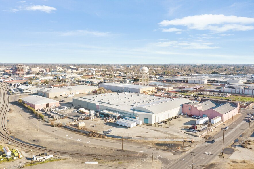 More Photos Of 301 9th St, Modesto Manufacturing For Lease
