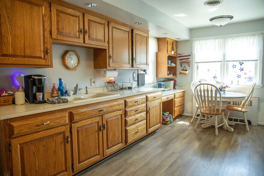 More Photos Of 719 S DuPont Blvd, Milford Flex For Sale