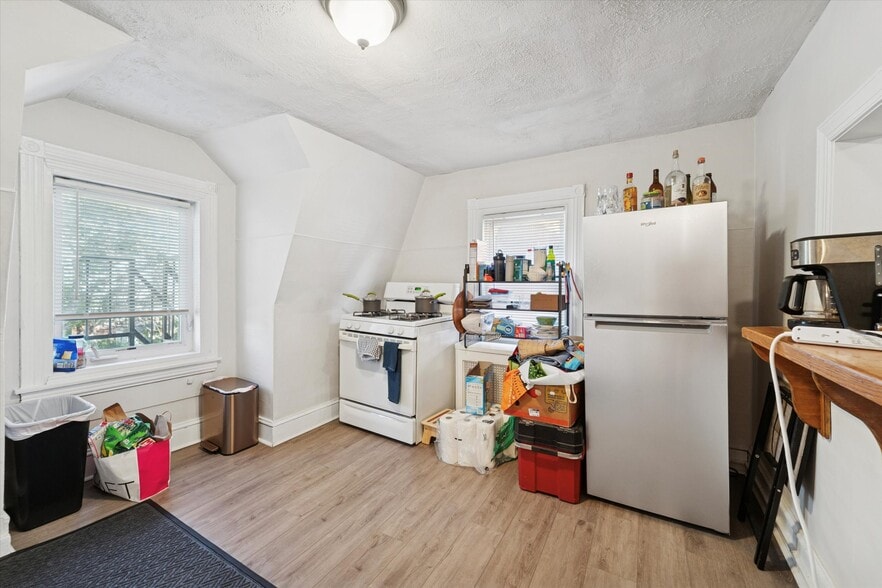 More Photos Of 222 Lippincott Ave, Ardmore Apartments For Sale