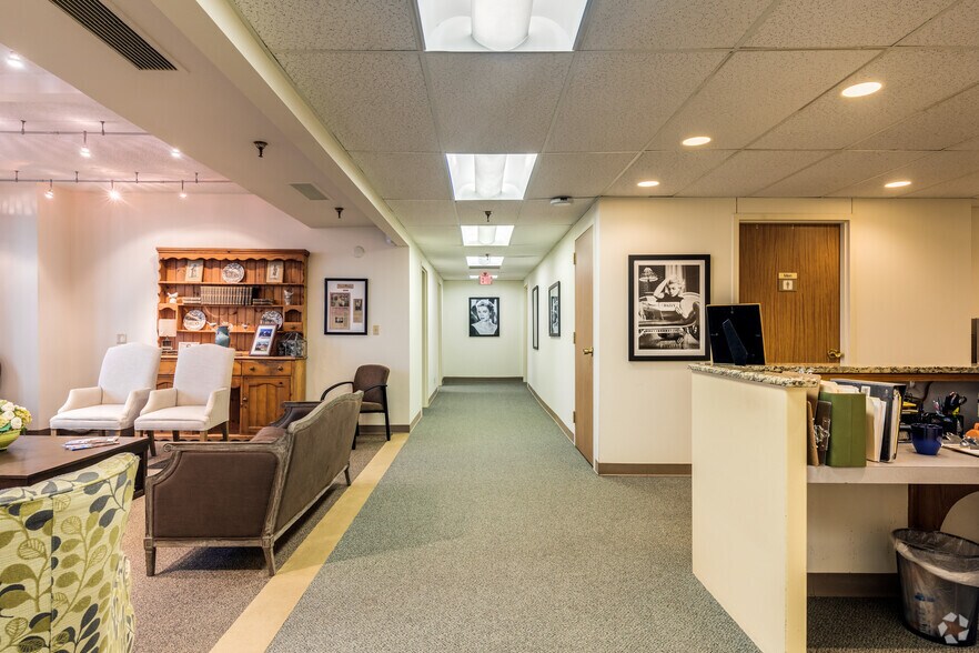 More Photos Of 2408-2488 E 81st St, Tulsa Medical For Lease