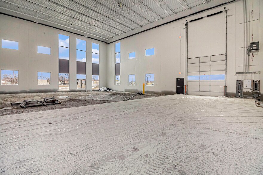 More Photos Of 13751 Hamilton Ave, Highland Park Distribution For Lease