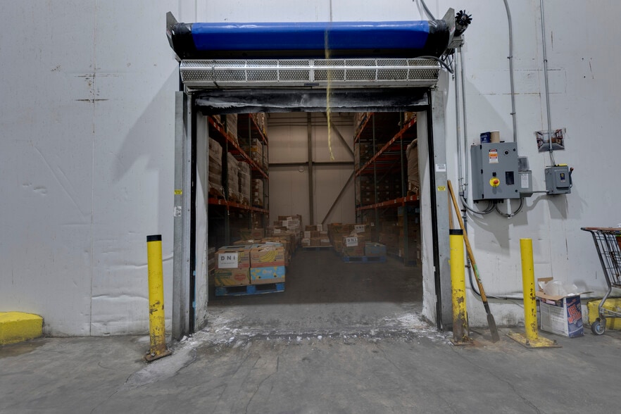 More Photos Of 826 Krill St, Corpus Christi Warehouse For Lease