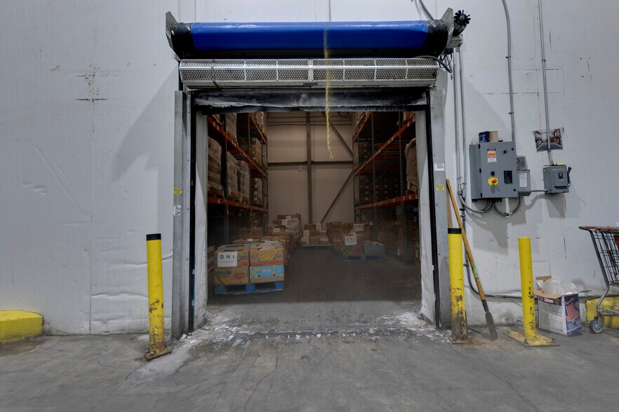 More Photos Of 826 Krill St, Corpus Christi Warehouse For Lease