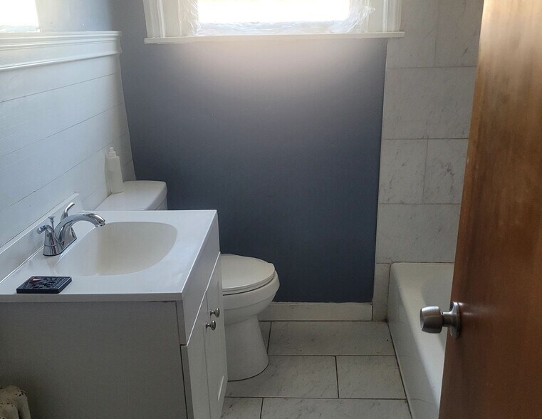 More Photos Of 1025 N 66th St, Philadelphia Office For Sale