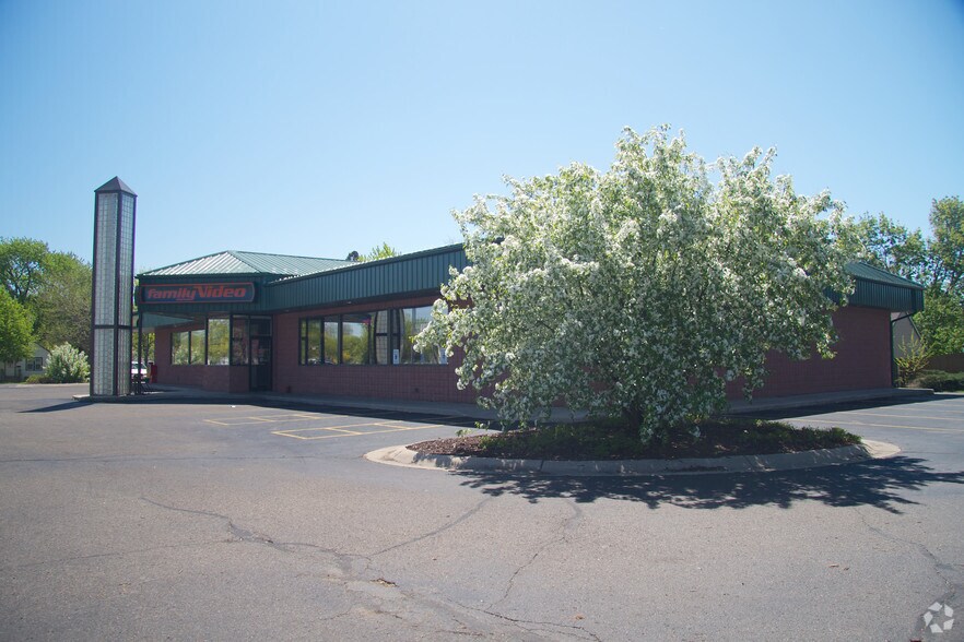 More Photos Of 1402 Liberty Ave, Beloit Freestanding For Lease