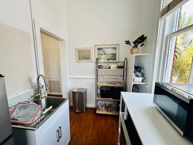 More Photos Of 301 Centre St, Fernandina Beach Storefront Retail Office For Lease