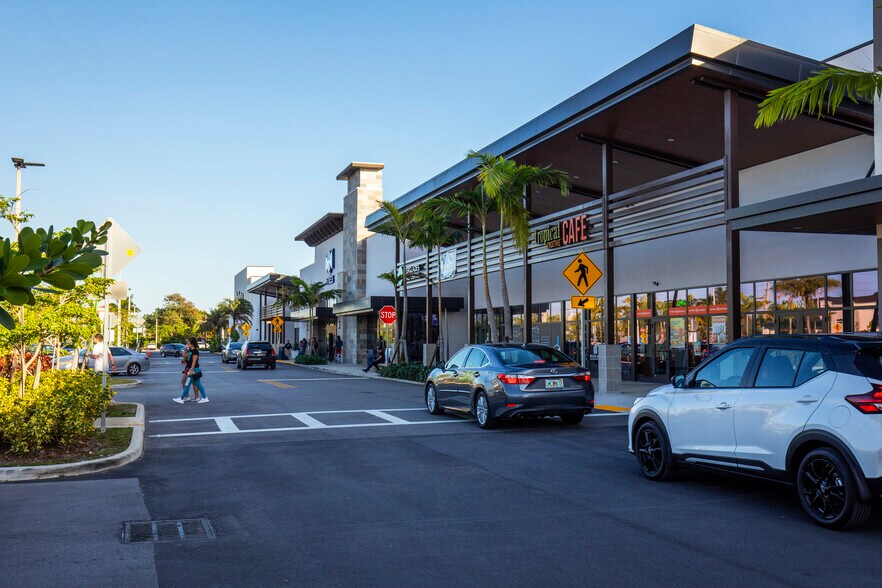 More Photos Of 16000 Pines Blvd, Pembroke Pines Unknown For Lease